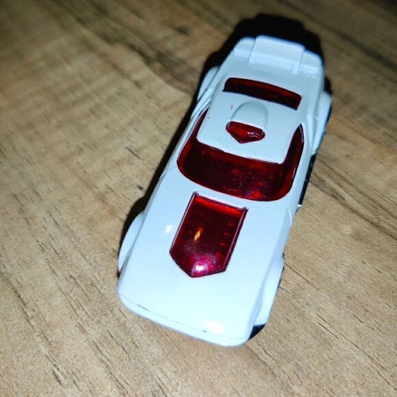 Hot Wheels 2010 Fast Fish White With Red Windows Faster Than Ever Malaysia. Has - Picture 3 of 7